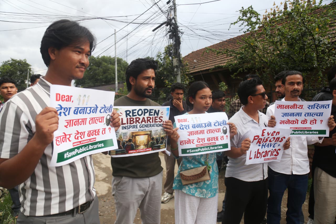 protest-against-public-library-closed (19).jpeg